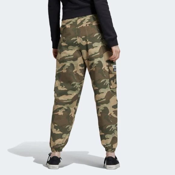 ⛔️SOLD⛔️ ADIDAS Originals Camo Cargo Track Pants S - Picture 10 of 16